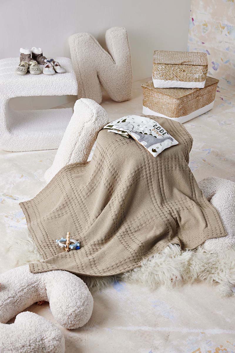 Catalogue Lang Yarns – Punto 83 : modèles layette tendance