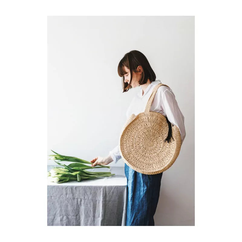 Chapeaux & accessoires en raphia crocheté : 30 modèles tendance de sacs et chapeaux d’été.