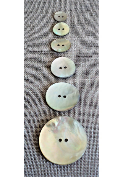 Petits boutons nacrés