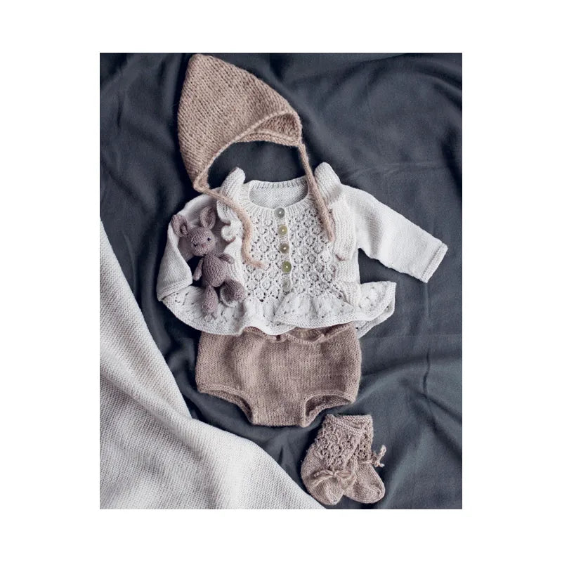 Adorable Layette au Tricot - 50 projets pour bébé de prématurés à 2 ans - KlompeLOMPE