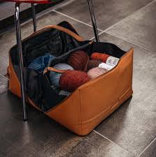 Sac à bandoulière en cuir Cleo XL – Muud, Whisky